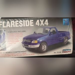 F-150 Ford Flareside 4X4 Pickup Truck model Kit.